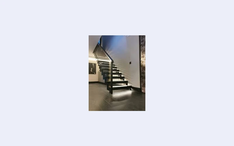 Bespoke Staircase Designs – UK-Wide Installation (Sidcup, UK)